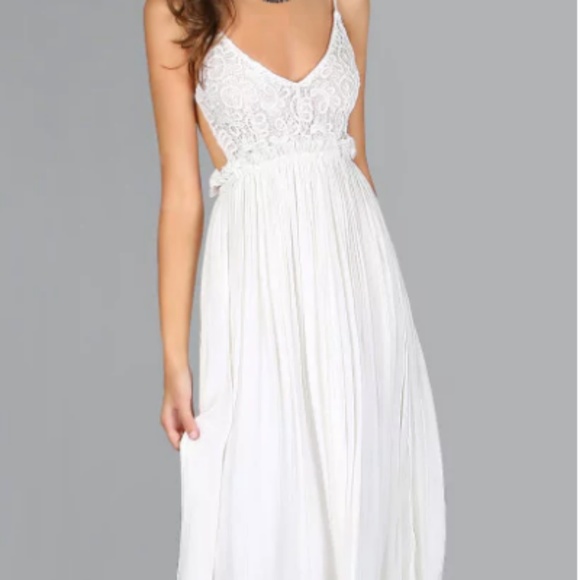 shein Dresses & Skirts - Beautiful backless white dress